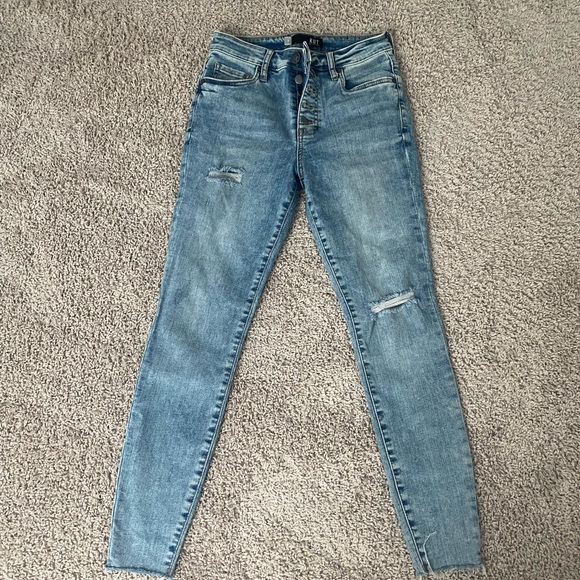 **SOLD** Kut from the Kloth ripped skinny jeans high rise - Picture 6 of 6
